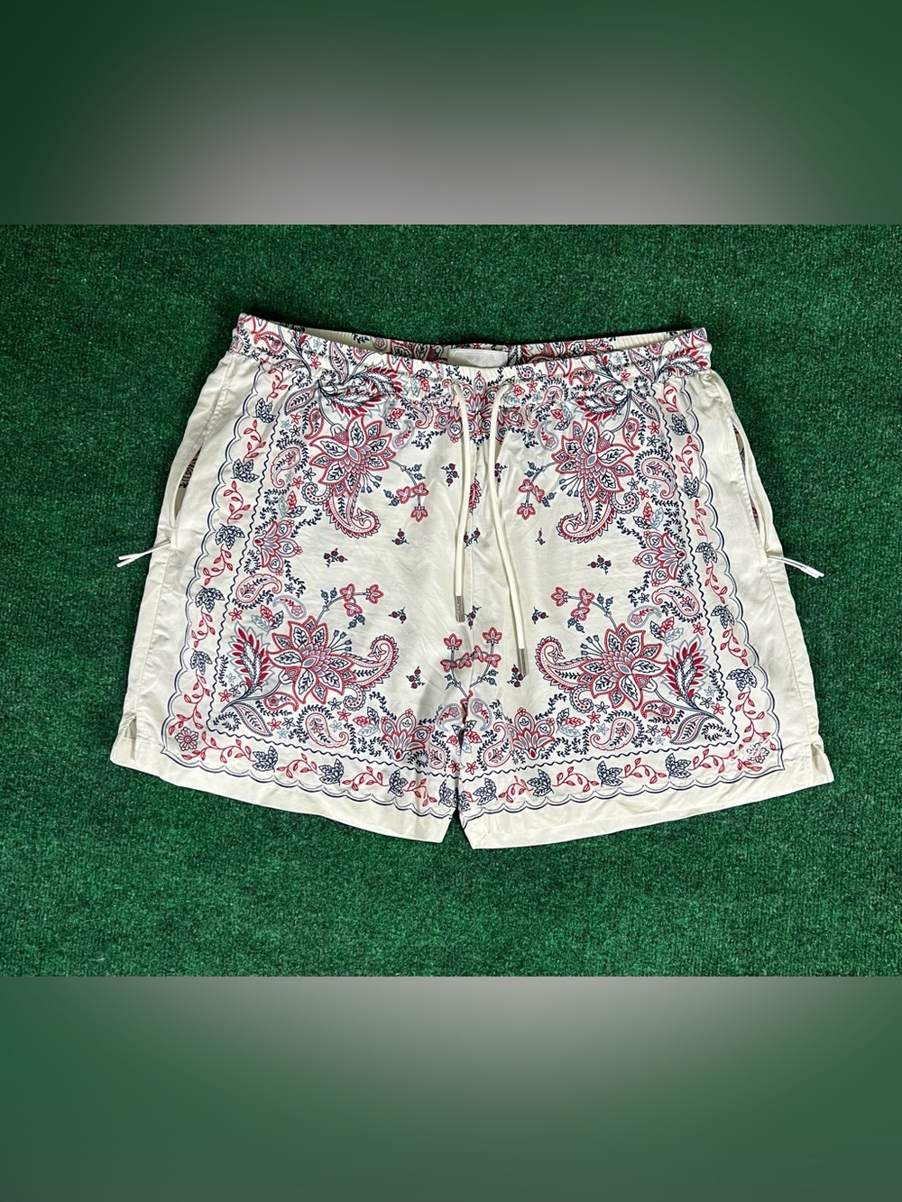 Kith Floral Bandana Active Shorts White Red Blue Silk/Lyocell | Men's XL